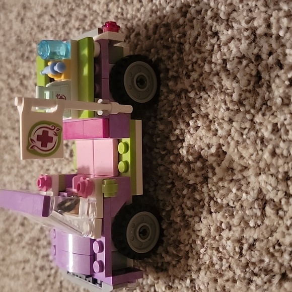 Lego Friends Jungle Bridge Rescue - Picture 4 of 6